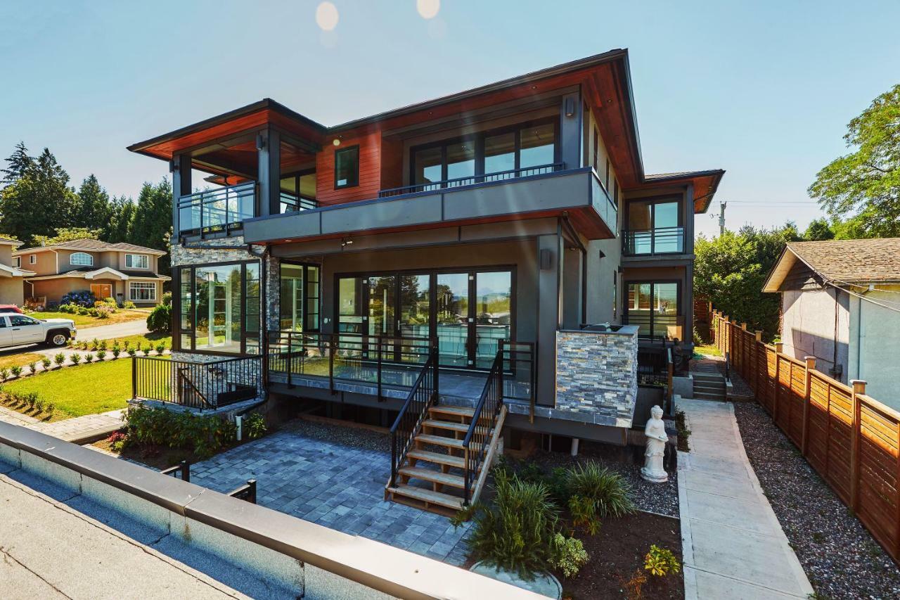 The Chateau Burnaby Exterior photo